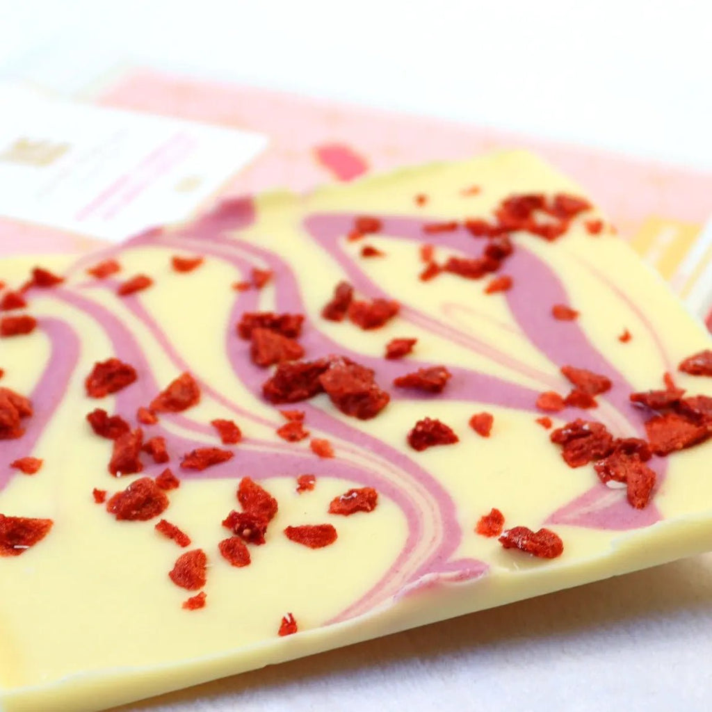 Strawberry Champagne 35% White Chocolate Bar - 75g - The Rosy Robin Company